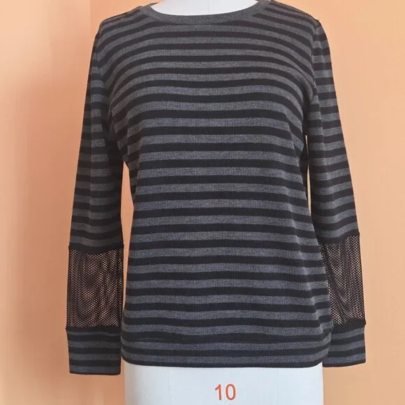 Top - Picture 2 of 5